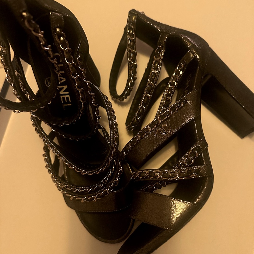 CHANEL lambskin golden chains stunners 39.5 Classic Elegant - Picture 4 of 5